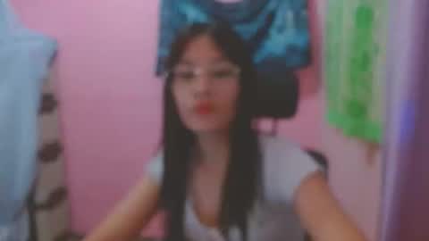 Snapshot of sweetsexygirl20 chatting on 05.19.26 Mia online show from 05.19.26