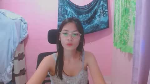 Snapshot of sweetsexygirl20 chatting on 05.20.26 Mia online show from 05.20.26
