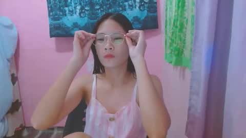 Snapshot of sweetsexygirl20 chatting on 05.27.26 Mia online show from 05.27.26