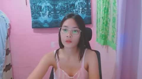 Snapshot of sweetsexygirl20 chatting on 05.29.26 Mia online show from 05.29.26