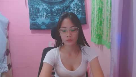 Snapshot of sweetsexygirl20 chatting on 05.31.26 Mia online show from 05.31.26