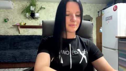 Sweet Shy online show from 04.17.26