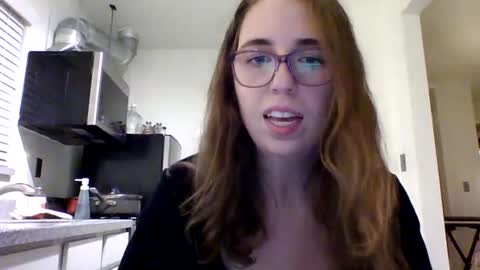 Snapshot of sweetsocalgirl chatting on 01.28.25 sweetsocalgirl online show from 01.28.25