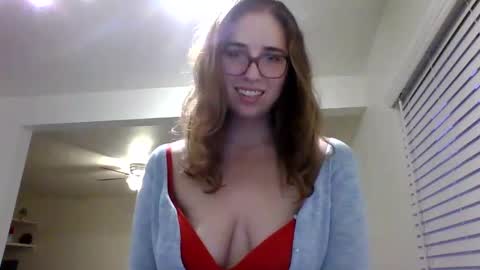 Snapshot of sweetsocalgirl chatting on 02.22.25 sweetsocalgirl online show from 02.22.25