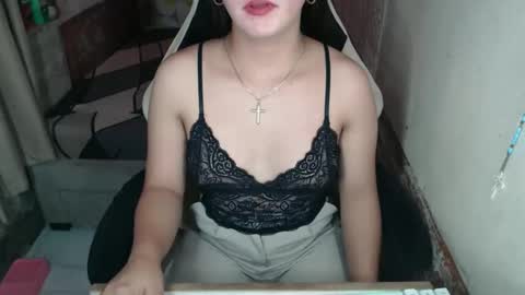 Snapshot of sweetsofia24 chatting on 12.14.25 Sofia online show from 12.14.25