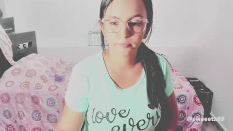 Snapshot of sweetsquirtx23 chatting on 12.22.24 lili online show from 12.22.24