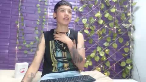 Snapshot of sweetsubmissive_rs chatting on 04.24.26 sweetsubmissive rs online show from 04.24.26