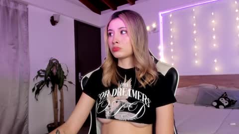 Cat independent model  online show from 01.07.25