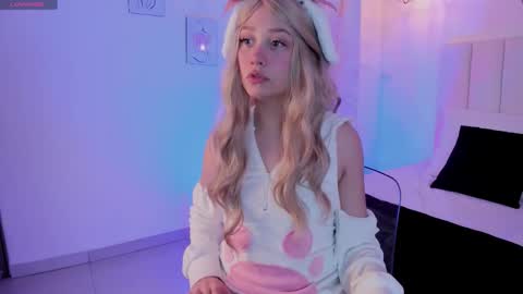 Snapshot of sweett_fire chatting on 03.24.26 sweett_fire online show from 03.24.26