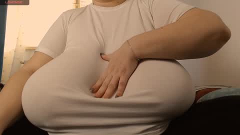 Snapshot of sweettm chatting on 02.19.25 Maya online show from 02.19.25