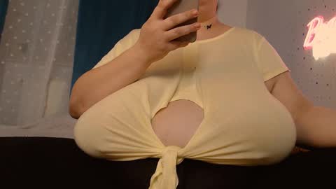 Snapshot of sweettm chatting on 02.27.25 Maya online show from 02.27.25