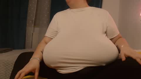 Snapshot of sweettm chatting on 02.28.25 Maya online show from 02.28.25