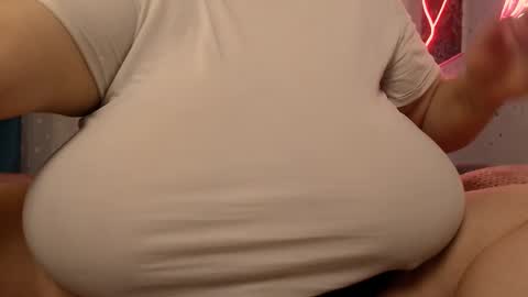 Snapshot of sweettm chatting on 03.05.25 Maya online show from 03.05.25