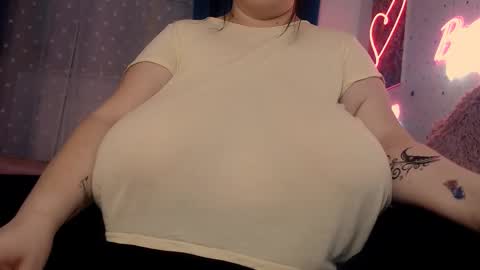 Snapshot of sweettm chatting on 03.07.25 Maya online show from 03.07.25