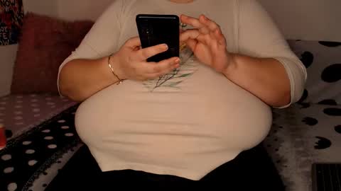 Snapshot of sweettm chatting on 11.21.25 Maya online show from 11.21.25