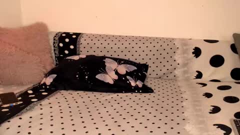 Snapshot of sweettm chatting on 11.26.25 Maya online show from 11.26.25