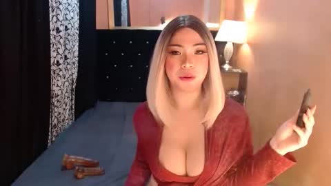 Ms trixiee online show from 12.23.25