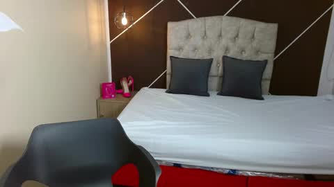 Snapshot of sweettscarlet chatting on 09.22.25 Scarlet online show from 09.22.25