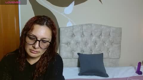 Snapshot of sweettscarlet chatting on 10.06.25 Scarlet online show from 10.06.25