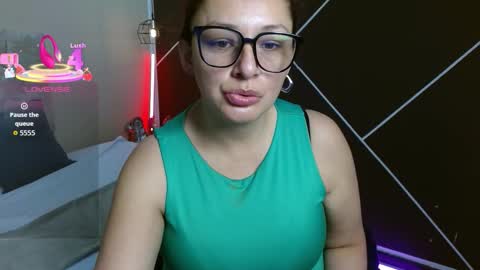 Snapshot of sweettscarlet chatting on 10.21.25 Scarlet online show from 10.21.25