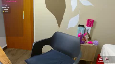 Snapshot of sweettscarlet chatting on 11.22.25 Scarlet online show from 11.22.25