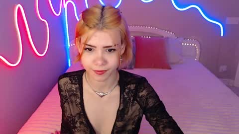 Snapshot of sweetttkittty chatting on 04.01.26 Liliya online show from 04.01.26