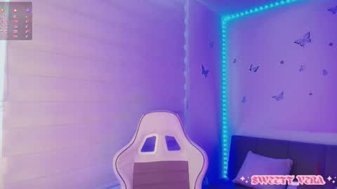 Veronica Independent Model online show from 12.18.25