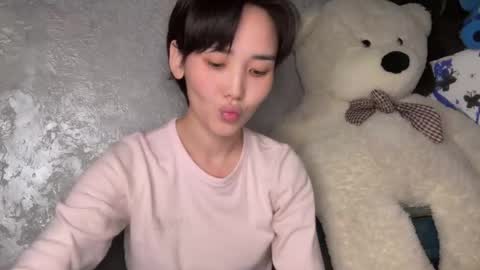 Snapshot of sweetwetg chatting on 03.23.26 Adelin online show from 03.23.26