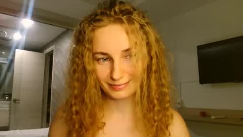 Snapshot of sweety_fruits chatting on 11.28.25 sweety_fruits online show from 11.28.25