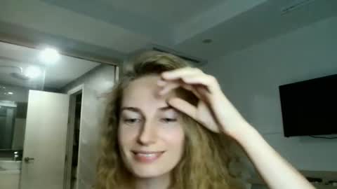 Snapshot of sweety_fruits chatting on 03.11.26 sweety_fruits online show from 03.11.26