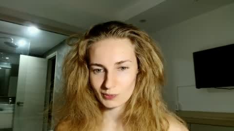 Snapshot of sweety_fruits chatting on 04.02.26 sweety_fruits online show from 04.02.26