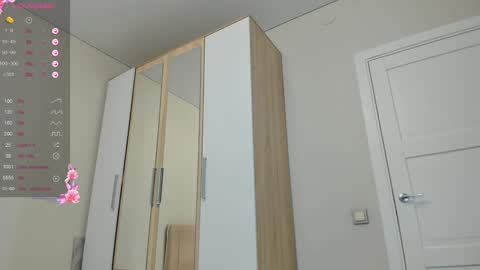 Vikky online show from 02.08.25