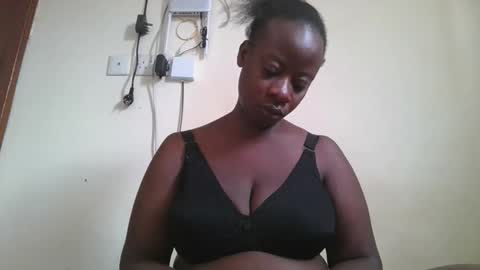 Snapshot of sweetyass25 chatting on 09.14.25 sweetyass25 online show from 09.14.25