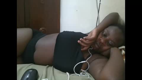 Snapshot of sweetyass25 chatting on 09.15.25 sweetyass25 online show from 09.15.25