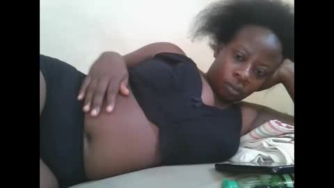 Snapshot of sweetyass25 chatting on 09.21.25 sweetyass25 online show from 09.21.25