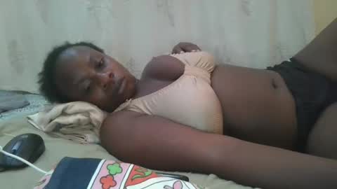 Snapshot of sweetyass25 chatting on 10.08.25 sweetyass25 online show from 10.08.25