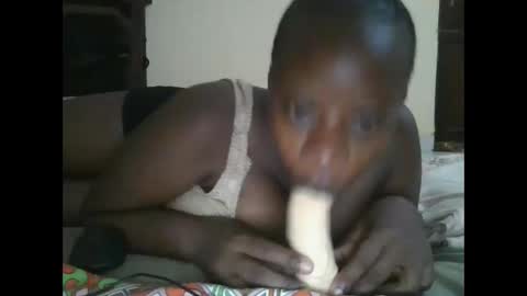 Snapshot of sweetyass25 chatting on 10.18.25 sweetyass25 online show from 10.18.25