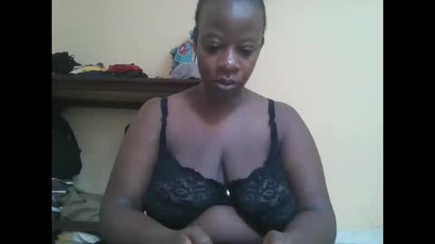 Snapshot of sweetyass25 chatting on 11.01.25 sweetyass25 online show from 11.01.25