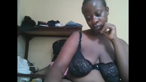 Snapshot of sweetyass25 chatting on 11.06.25 sweetyass25 online show from 11.06.25