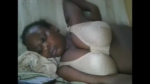 Snapshot of sweetyass25 chatting on 11.12.25 sweetyass25 online show from 11.12.25