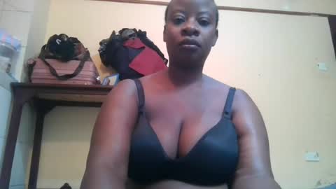 Snapshot of sweetyass25 chatting on 06.14.26 sweetyass25 online show from 06.14.26