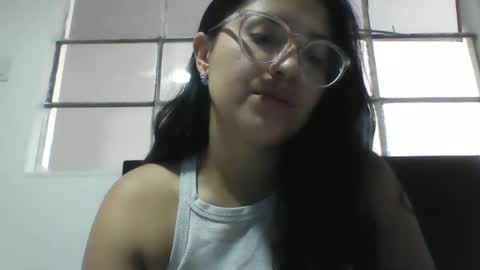 Snapshot of sweetyypeach chatting on 02.13.25 sweetyypeach online show from 02.13.25