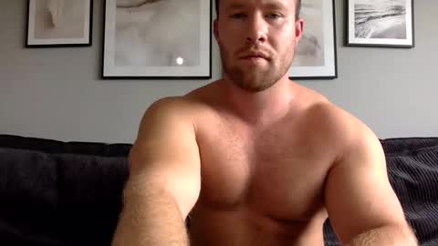 Snapshot of swekingxx chatting on 09.09.25 swekingxx online show from 09.09.25