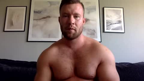 Snapshot of swekingxx chatting on 10.02.25 swekingxx online show from 10.02.25