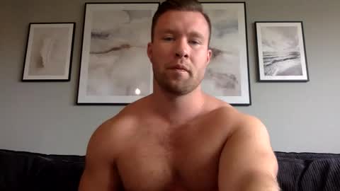 Snapshot of swekingxx chatting on 10.05.25 swekingxx online show from 10.05.25