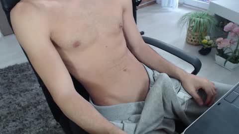 SwetLittleBoy4u online show from 09.15.25