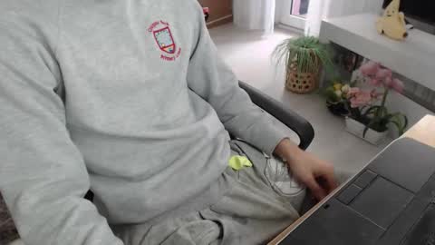 SwetLittleBoy4u online show from 09.30.25