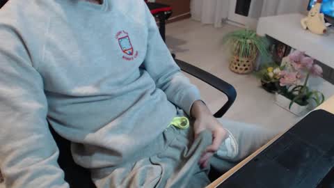 SwetLittleBoy4u online show from 10.01.25