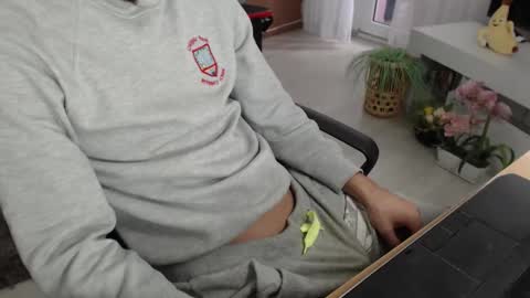 SwetLittleBoy4u online show from 10.02.25