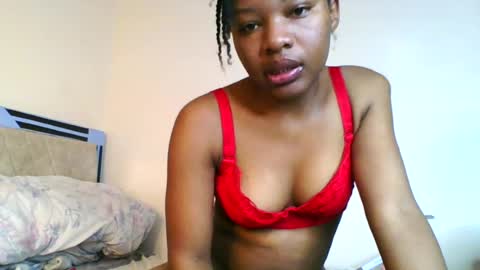 Snapshot of swit_candy chatting on 06.19.26 Candy online show from 06.19.26